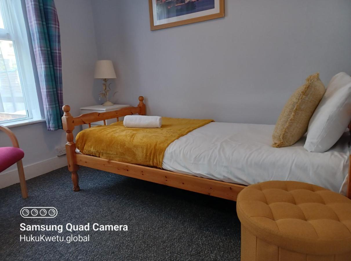 Salisbury House-huku Kwetu Spacious 4 Bedroom House- Sleeps 6 - Luton Town Centre * Luton (Bedfordshire)