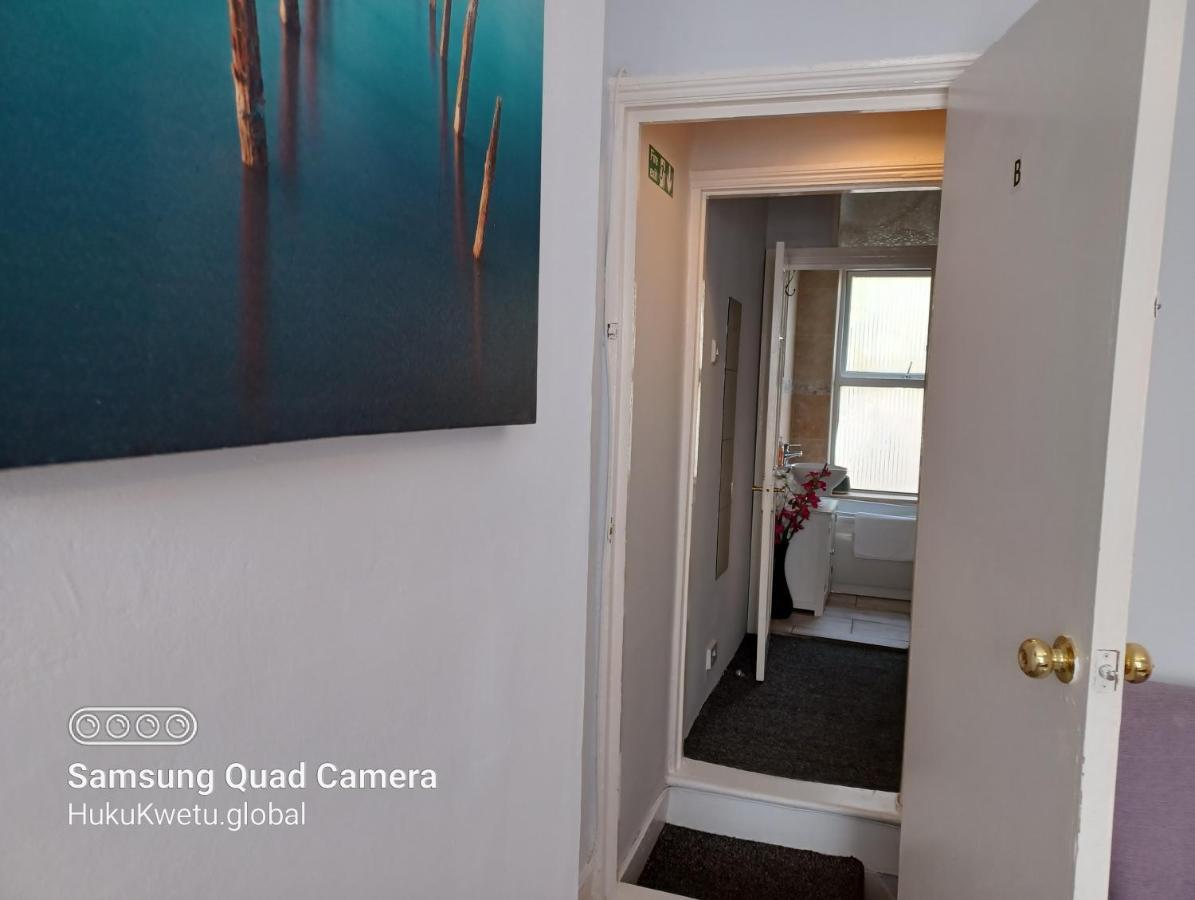 Salisbury House-huku Kwetu Spacious 4 Bedroom House- Sleeps 6 - Luton Town Centre * Luton (Bedfordshire)