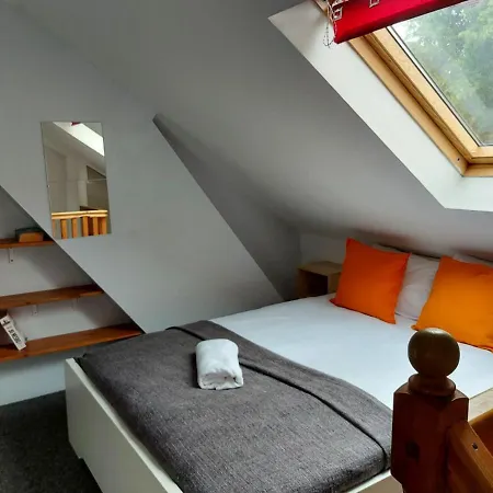 Salisbury House-Huku Kwetu Spacious 4 Bedroom House- Sleeps 6 - Luton Town Centre Exterior photo