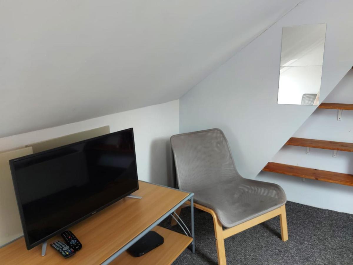 Salisbury House-huku Kwetu Spacious 4 Bedroom House- Sleeps 6 - Luton Town Centre Holiday home
