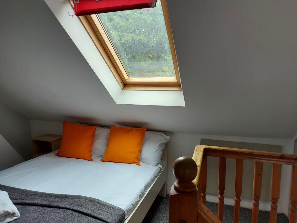 Salisbury House-huku Kwetu Spacious 4 Bedroom House- Sleeps 6 - Luton Town Centre * Luton (Bedfordshire)