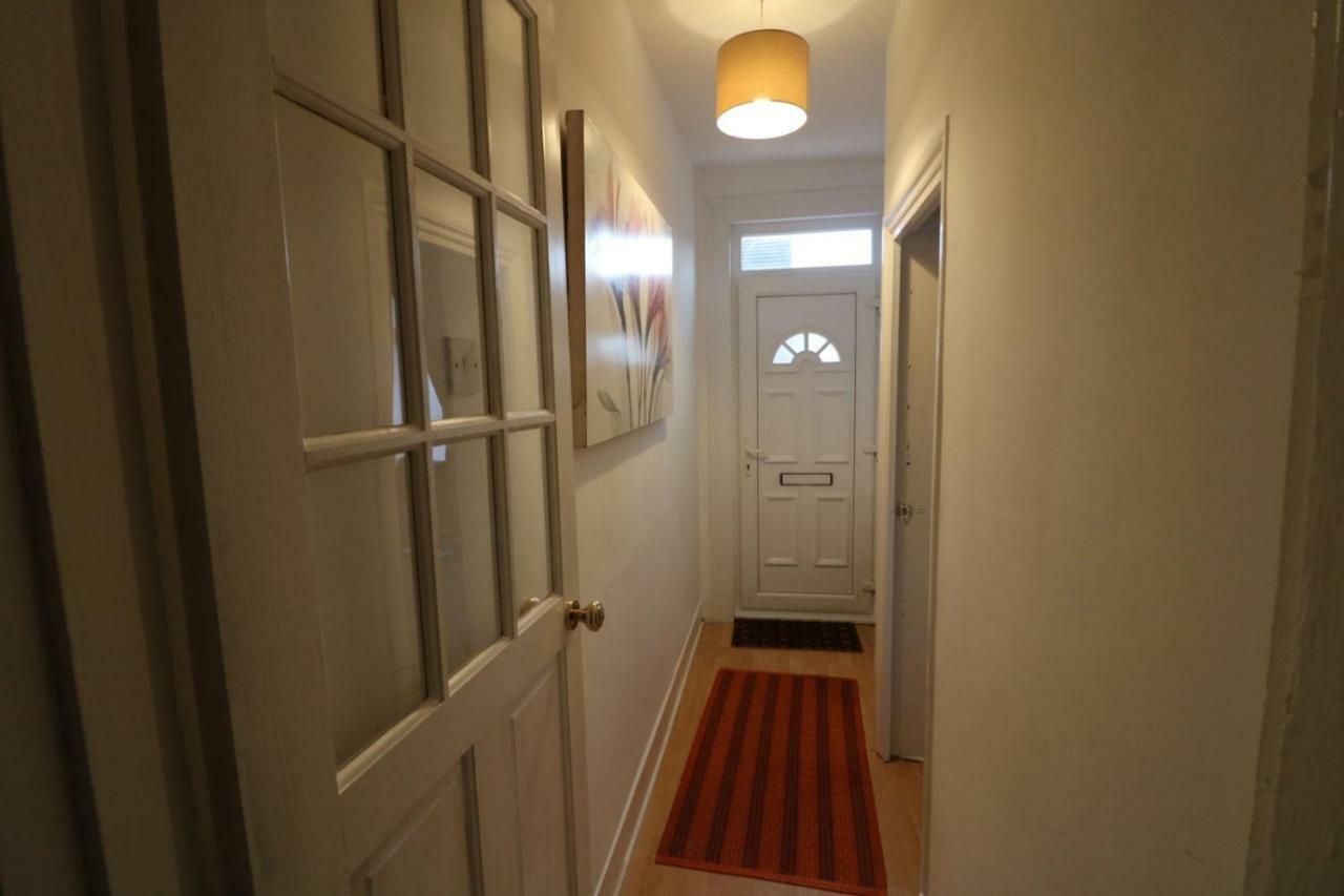 Holiday home Salisbury House-huku Kwetu Spacious 4 Bedroom House- Sleeps 6 - Luton Town Centre *